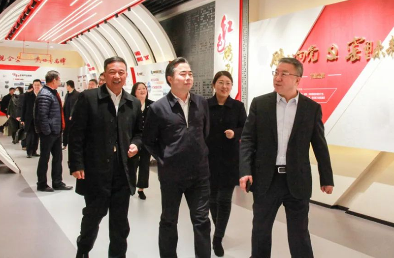 房秋晨會長蒞臨鵬飛集團調(diào)研指導