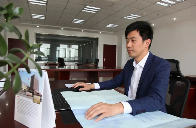 海安名匠丨江蘇鵬飛集團(tuán)股份有限公司設(shè)計(jì)中心主任，高級(jí)工程師、高級(jí)技師李曉平